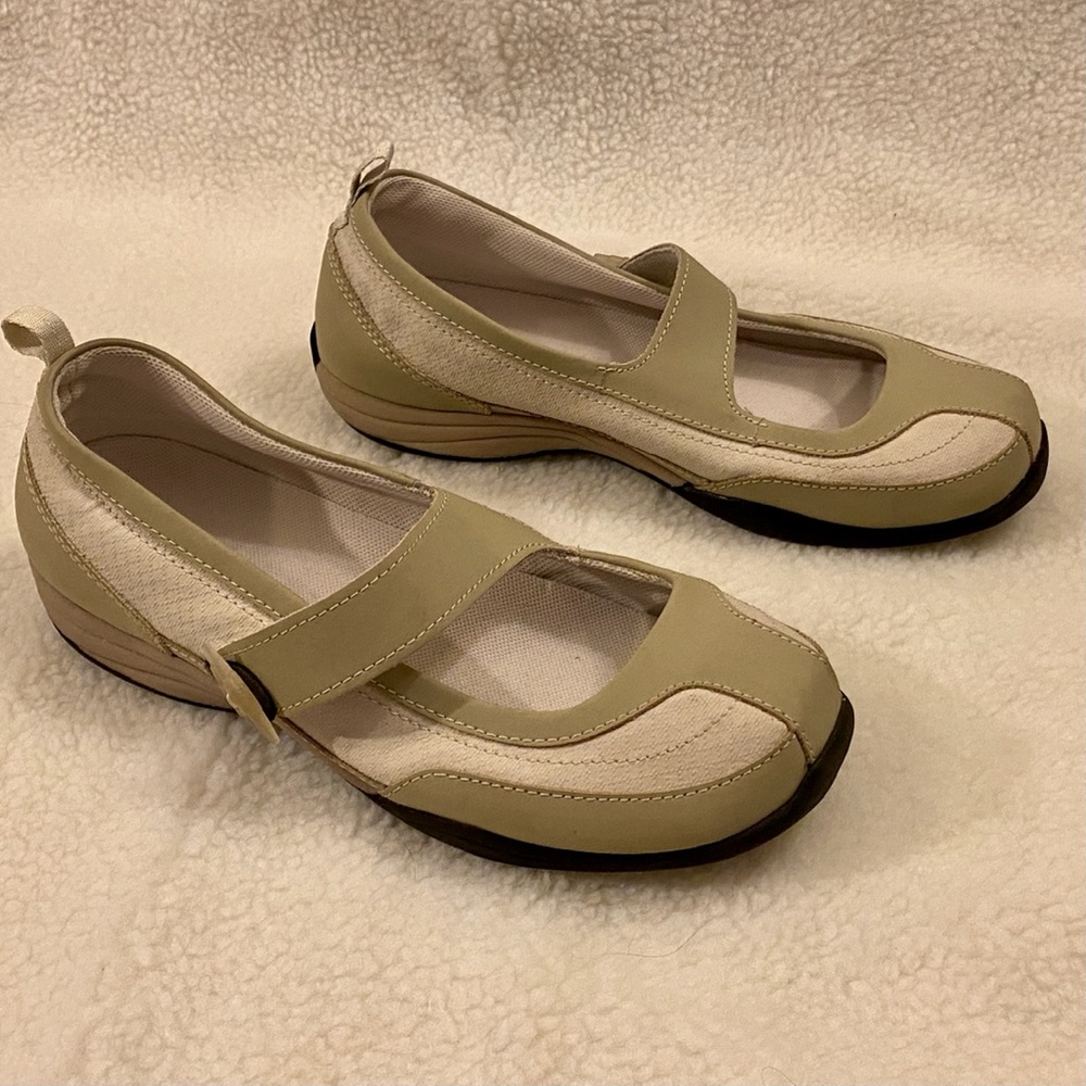 Land’s End Slip-on Mary Jane Trekker - great walking shoes - size 7D